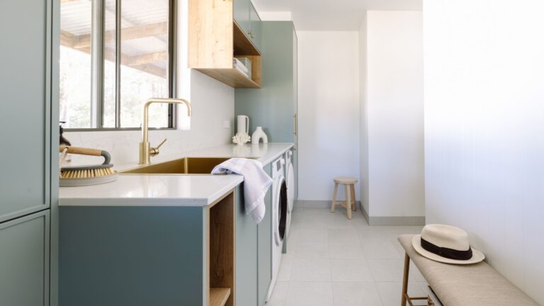 Federation Drive, Hallidays Point